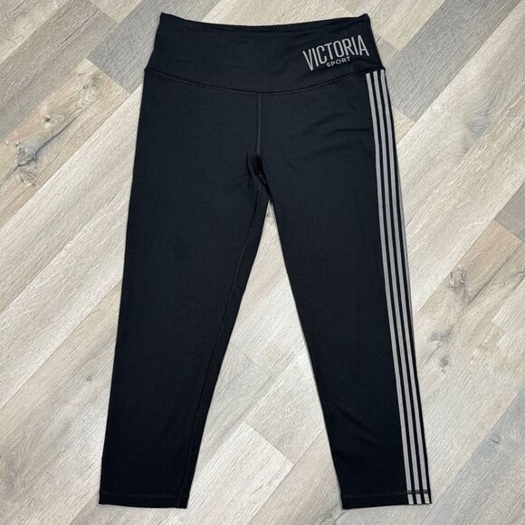 Victoria’s Secret Sport Reflective Stripe Capri Leggings Black Medium - Picture 3 of 11